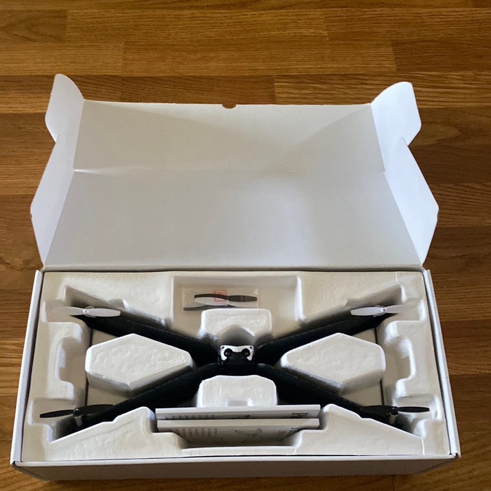 Parrot Swing Drone